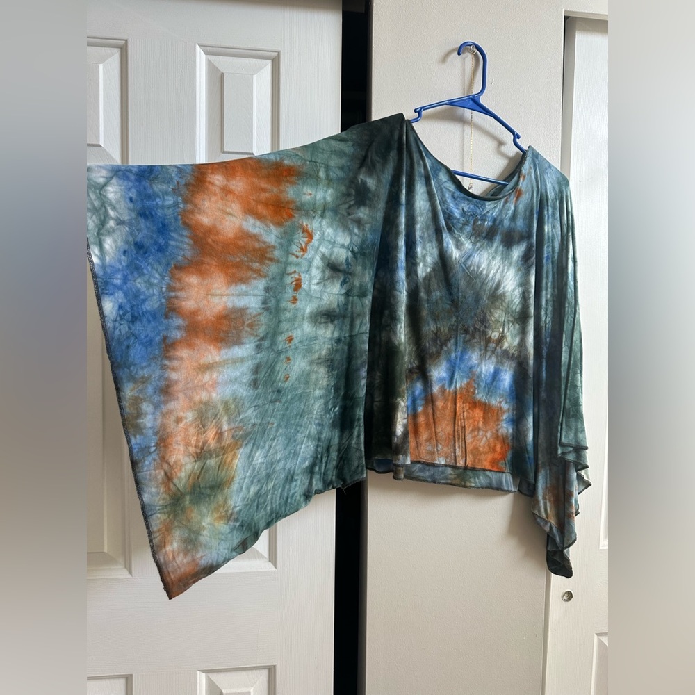 Vibrant Tie-Dye One Size Flowy Poncho Hippie Colorful Boho Top - Picture 3 of 7